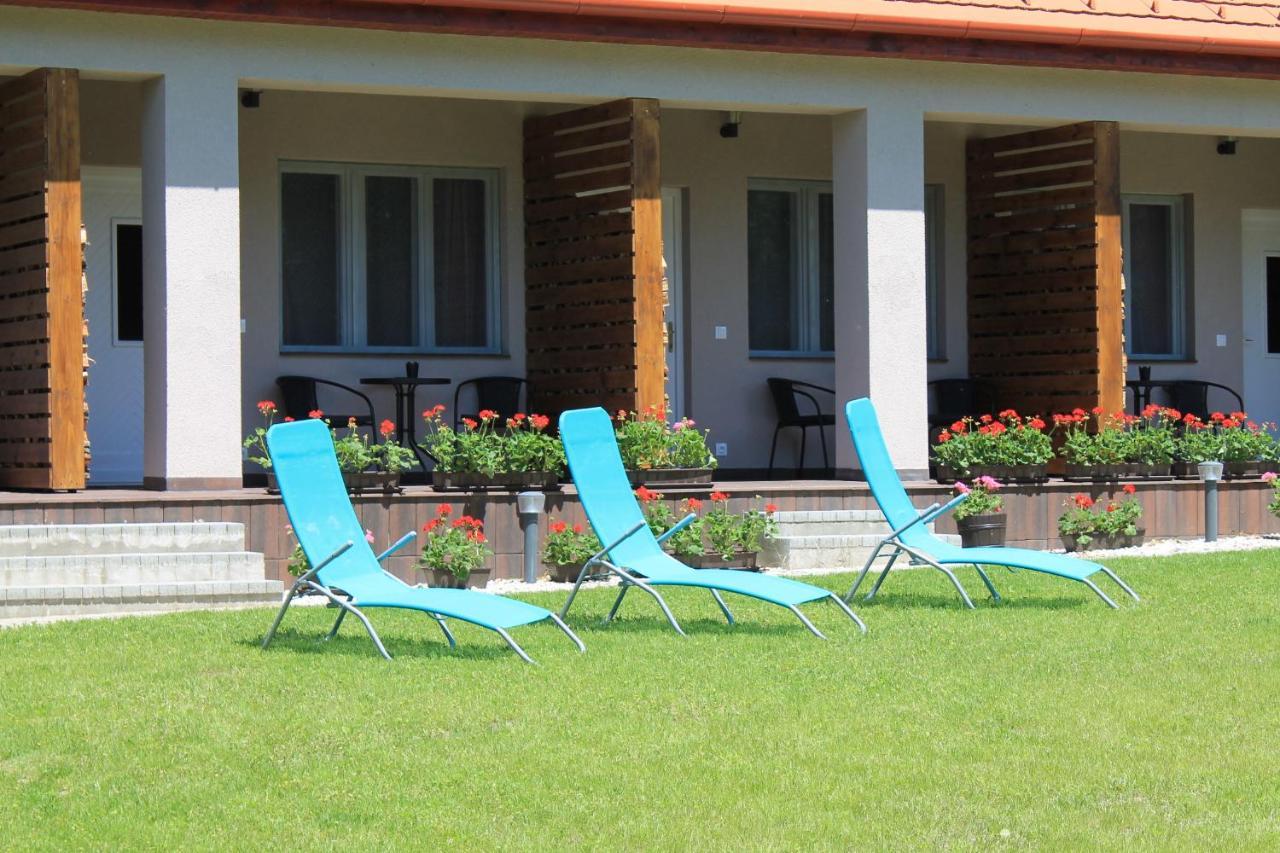 Hotel Zánka Vízparti Üdülő Esterno foto