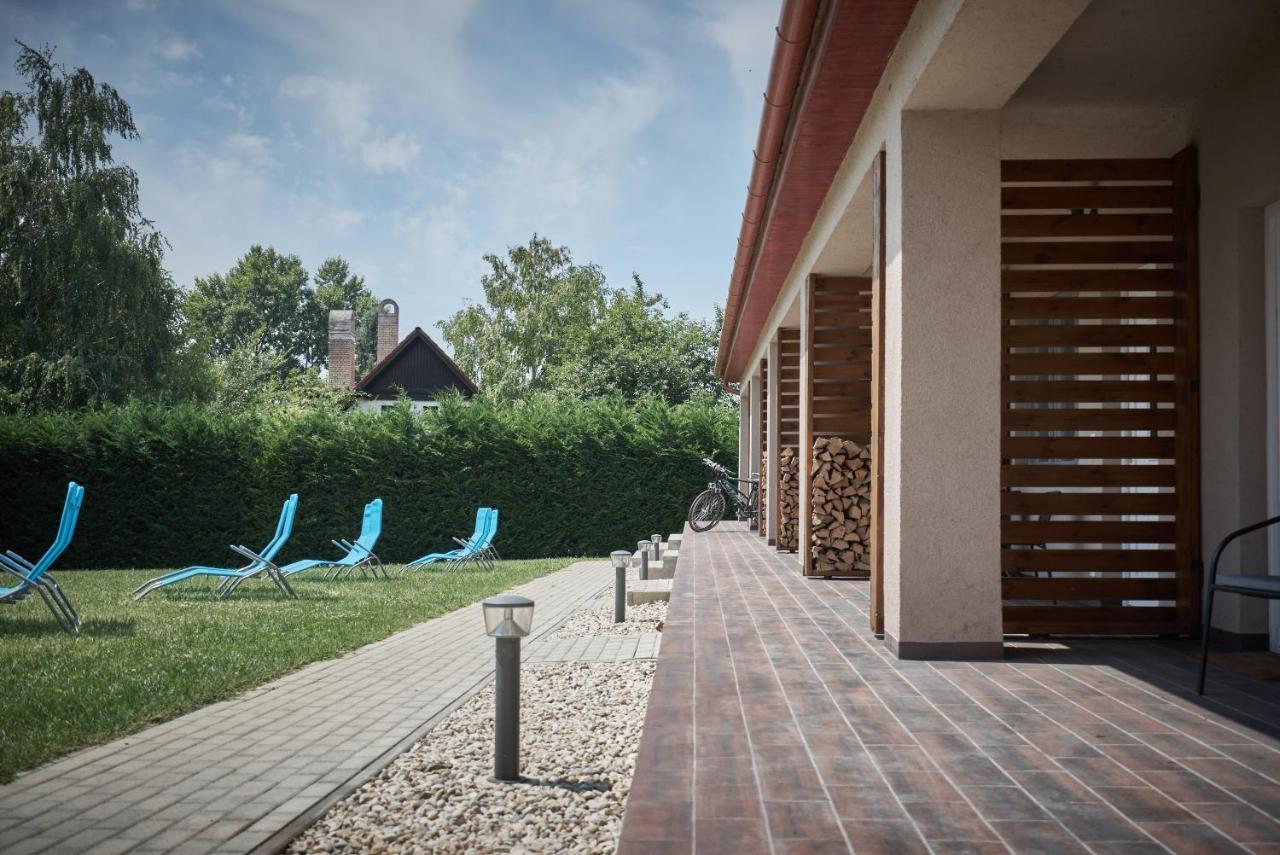 Hotel Zánka Vízparti Üdülő Esterno foto