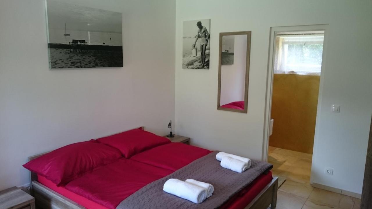 Hotel Zánka Vízparti Üdülő Esterno foto