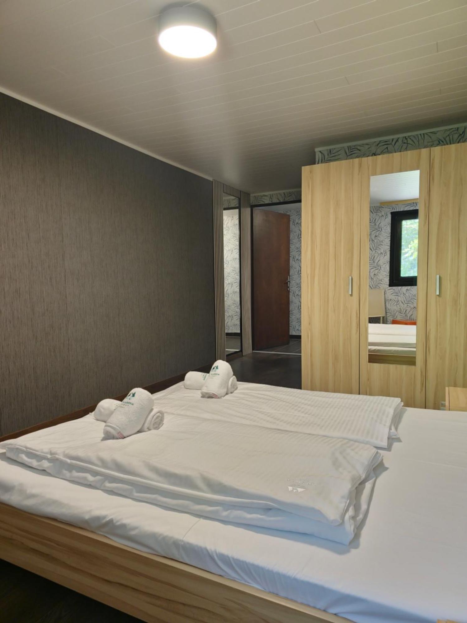Hotel Zánka Vízparti Üdülő Esterno foto