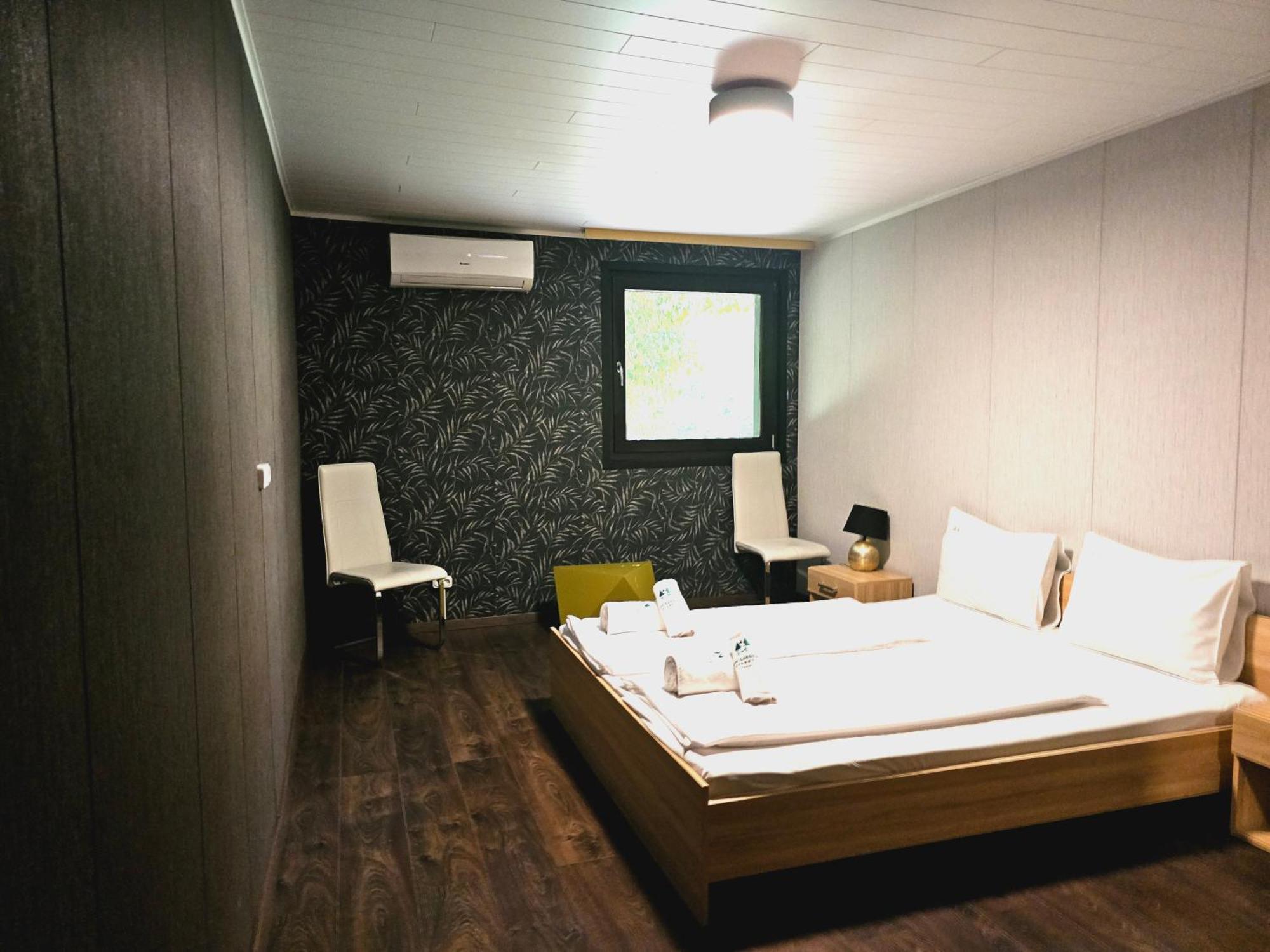 Hotel Zánka Vízparti Üdülő Esterno foto