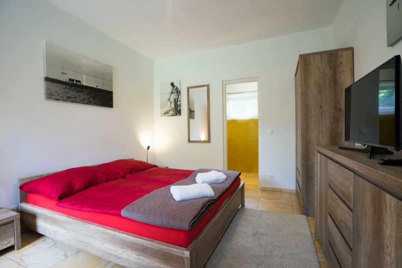 Hotel Zánka Vízparti Üdülő Esterno foto